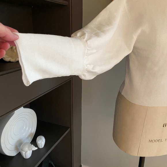 White sweater with puff sleeves - Picture 3 of 6